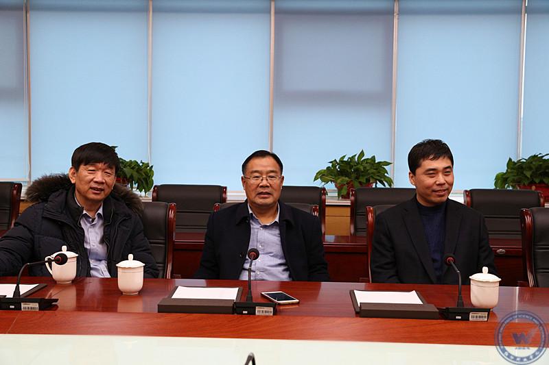 潍坊经济开发区管委会副主任王永刚一行来我院参观交流