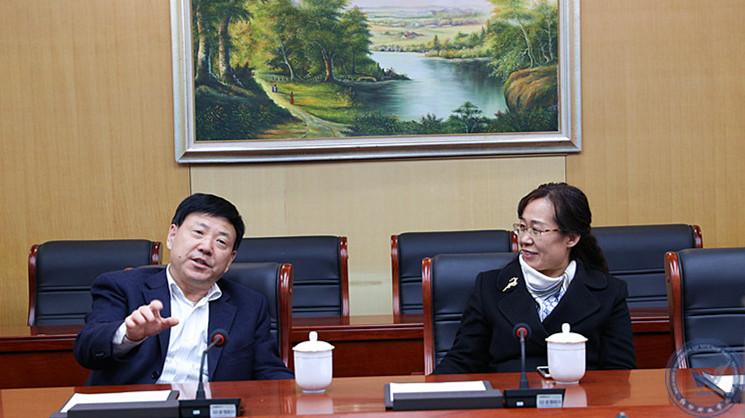 潍坊经济开发区管委会副主任王永刚一行来我院参观交流